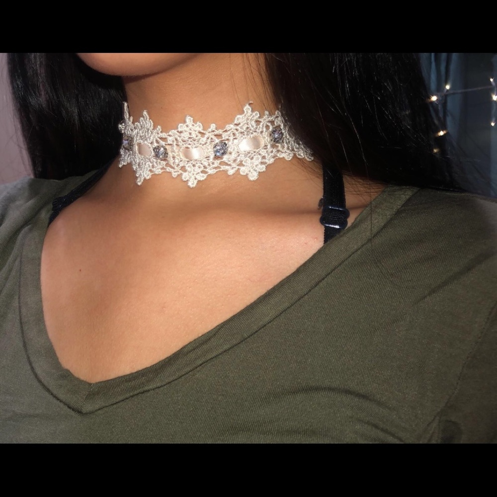 Fancy choker